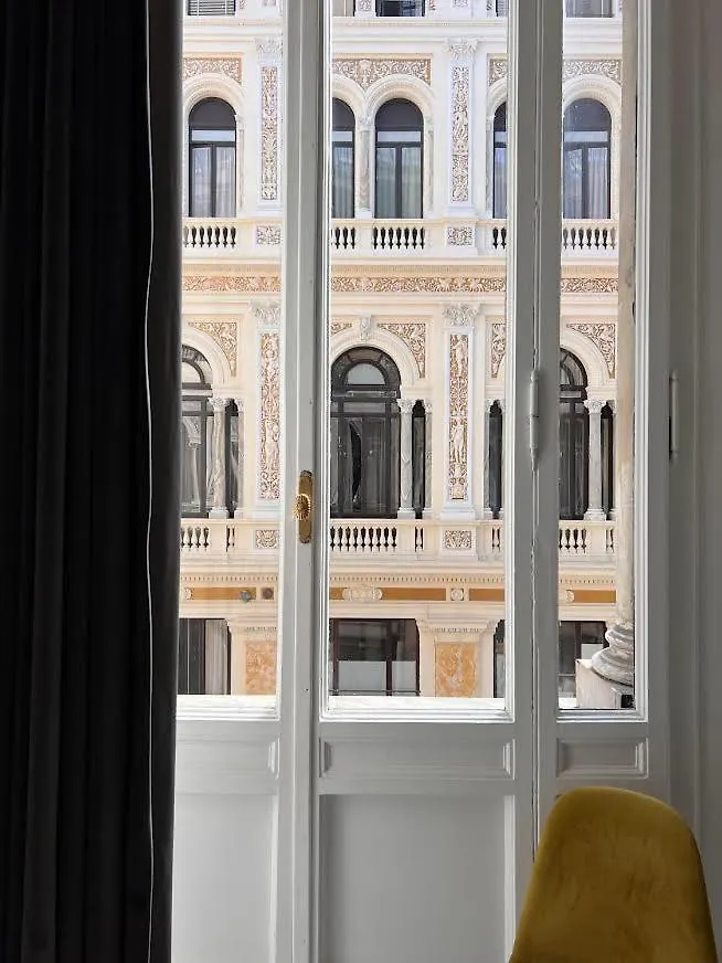 Guest house Umberto Rooms Napoli Italy