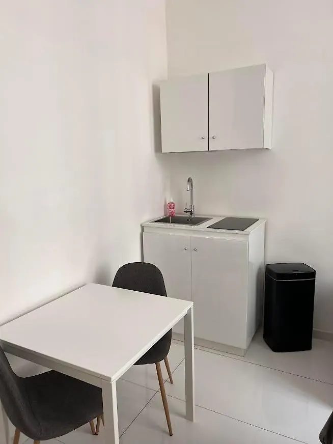 Umberto Rooms Napoli 0*, Naples