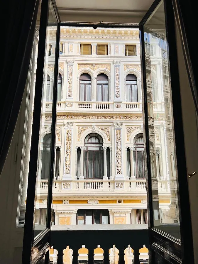 Umberto Rooms Napoli בית הארחה נאפולי