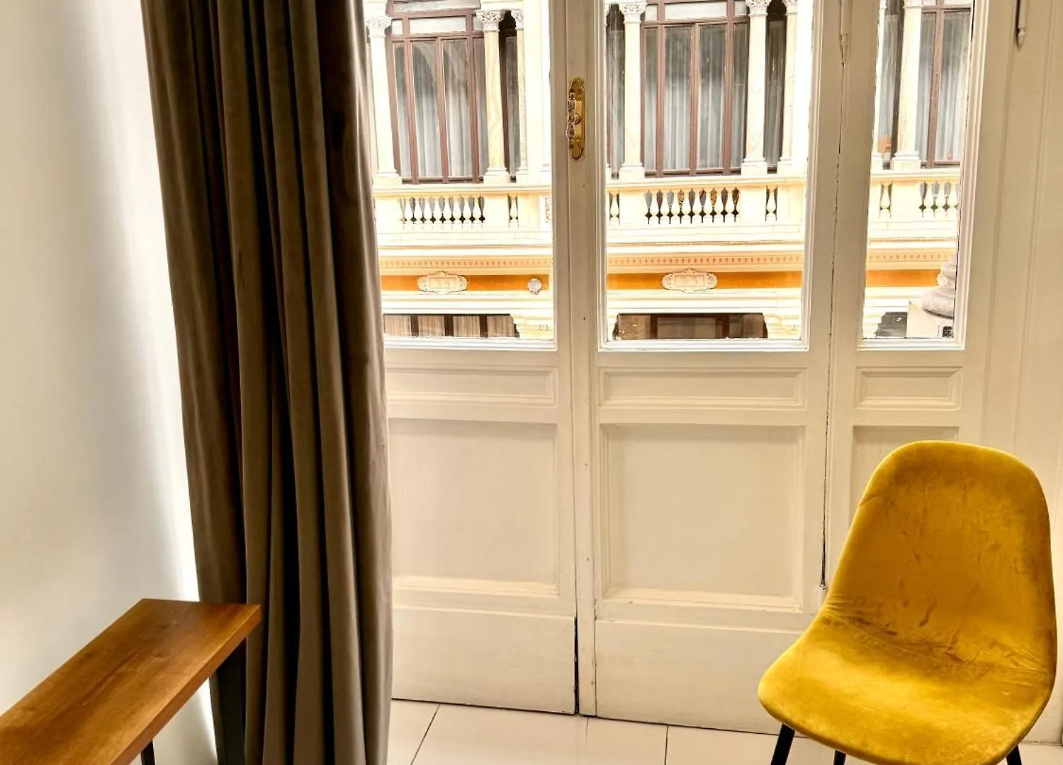 Umberto Rooms Napoli 0*, Naples Italy